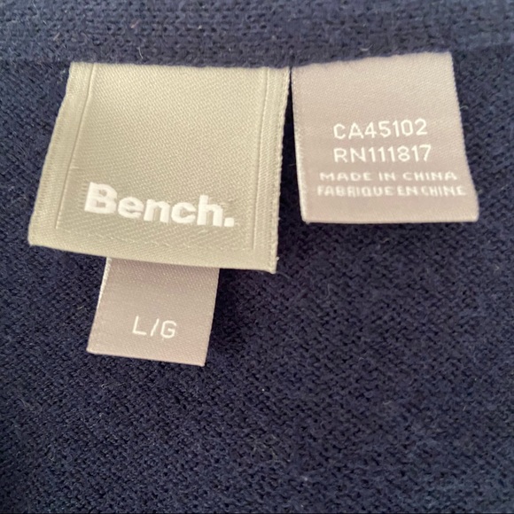 Bench men blue v neck long sleeves pullover sweater,Size L. Pre- owned condition - Picture 7 of 15